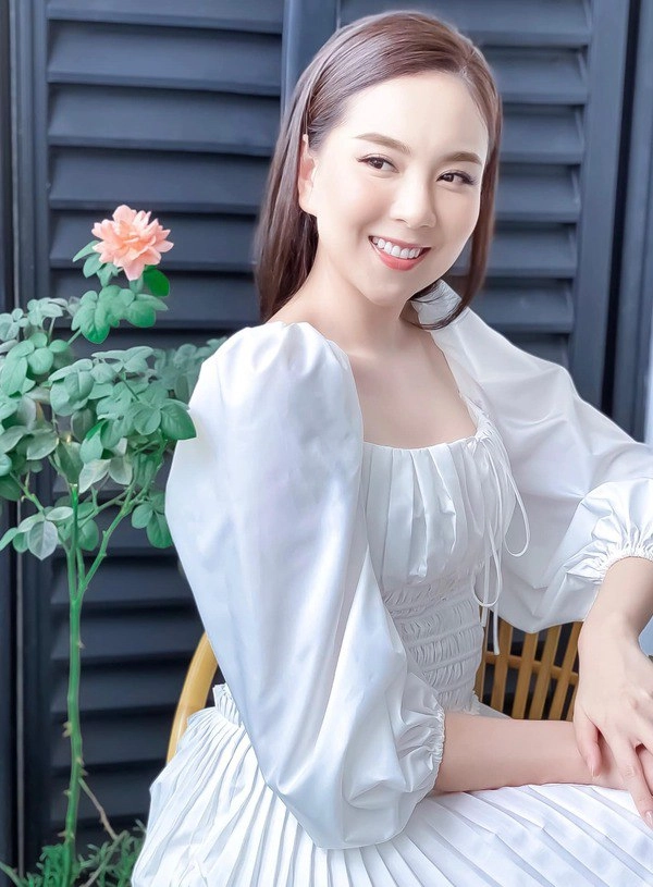 Bảo đồ màu trung tính nhàm chán cứ nhìn phong cách của btv sành điệu nhất nhì vtv mai ngọc - 3