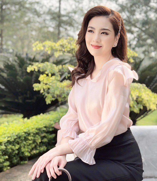 Bảo đồ màu trung tính nhàm chán cứ nhìn phong cách của btv sành điệu nhất nhì vtv mai ngọc - 7