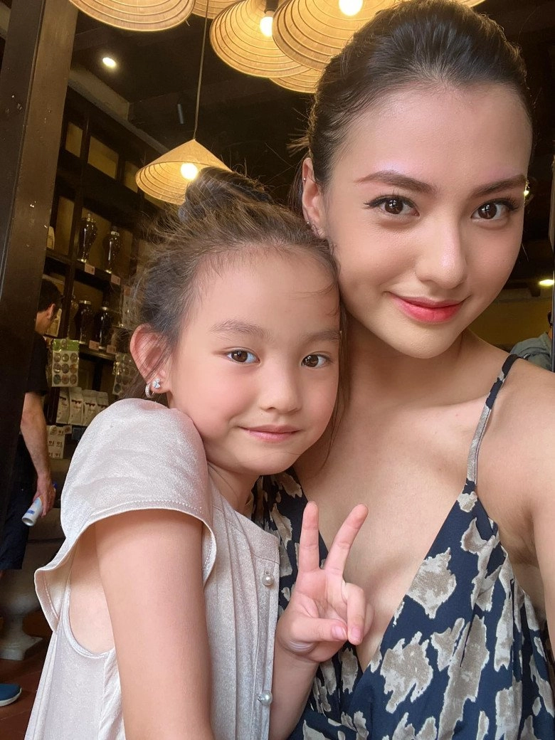 Chưa cưới hoa hậu ngọc hân và bạn trai làm ở bộ ngoại giao đã có con nuôi xinh là mẫu nhí - 7
