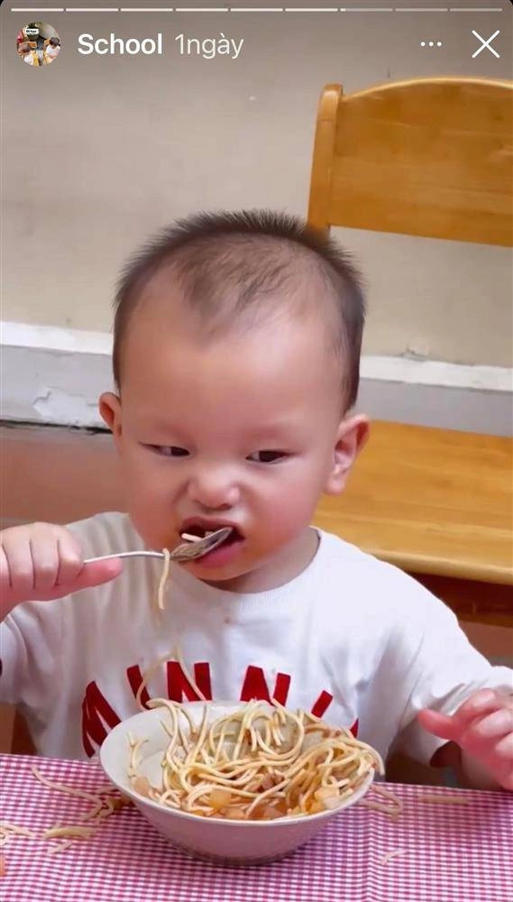 Con hồ ngọc hà đi mẫu giáo 2 tháng đã không còn khóc rất tự lập ở trường - 11