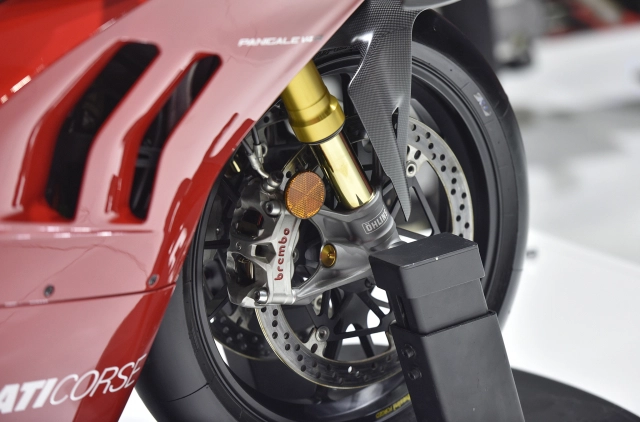 Ducati panigale v4 r và kawasaki ninja zx-10rr 2021 - trên bàn cân thông số - 10