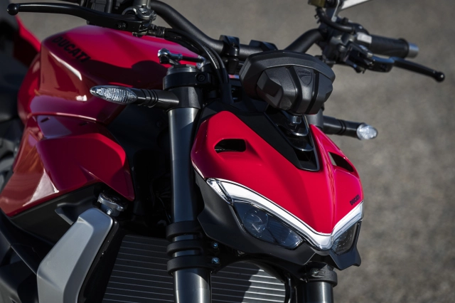 Ducati việt nam chính thức mở bán streertfighter v2 với mức giá cạnh tranh - 2