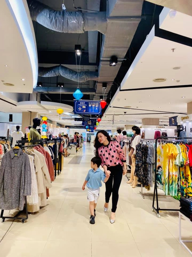 Giành được quyền nuôi con từ chồng cũ đại gia cần thơ nhật kim anh giờ ngắm con qua ảnh - 3