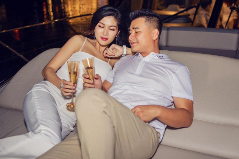 Hoa hậu vũng tàu và bạn trai cứ đụng đầu giường là đẻ giờ 6 con cạo đầu về quê - 2