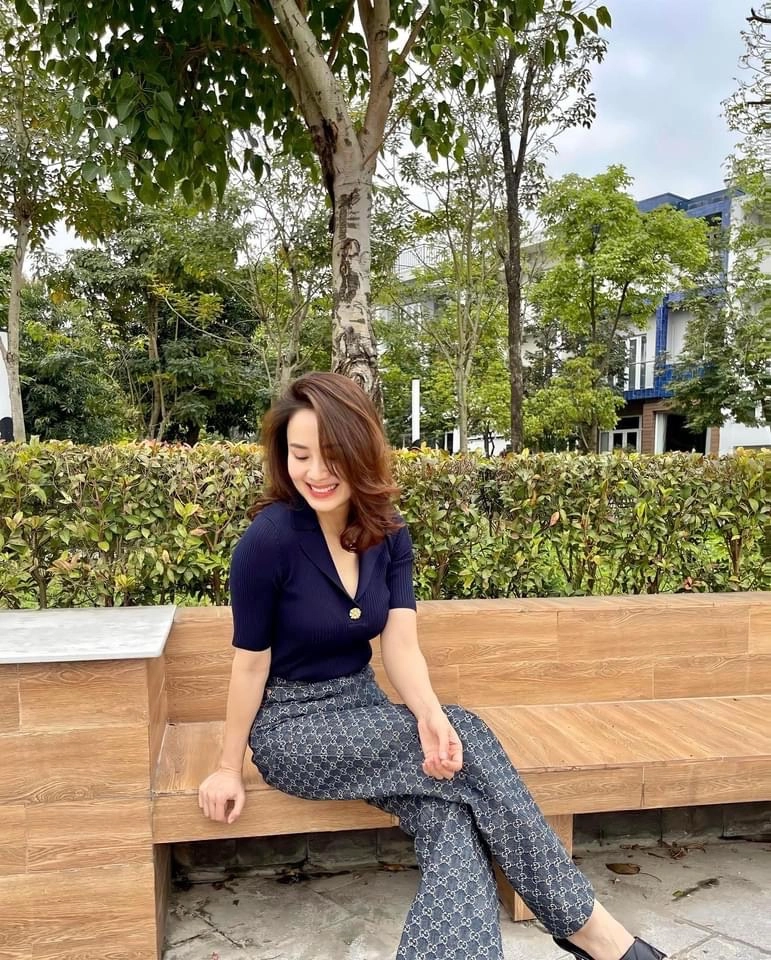 Hồng diễm sắm quần 30 triệu đụng hàng loạt người đẹp tung chiêu hô biến chân dài - 10