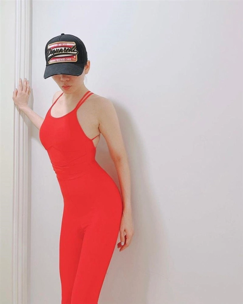 Lệ quyên khoe kim cương lấp lánh cũng chưa hot bằng set đồ tập ôm sát hình thể - 8