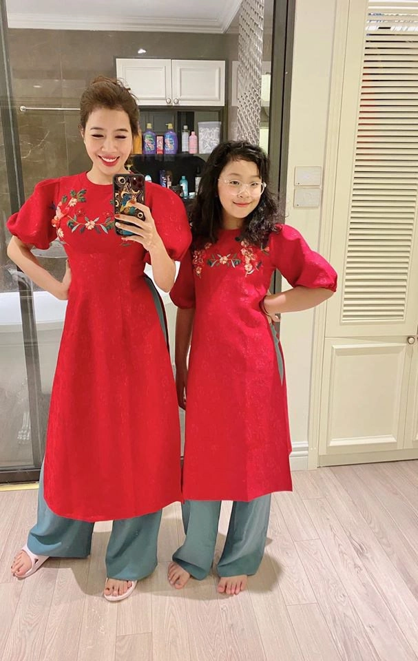 Mc diệp chi vtv ủng hộ quỹ vắc-xin 50 triệu kín tiếng đời tư nhưng có con gái giỏi xinh - 3