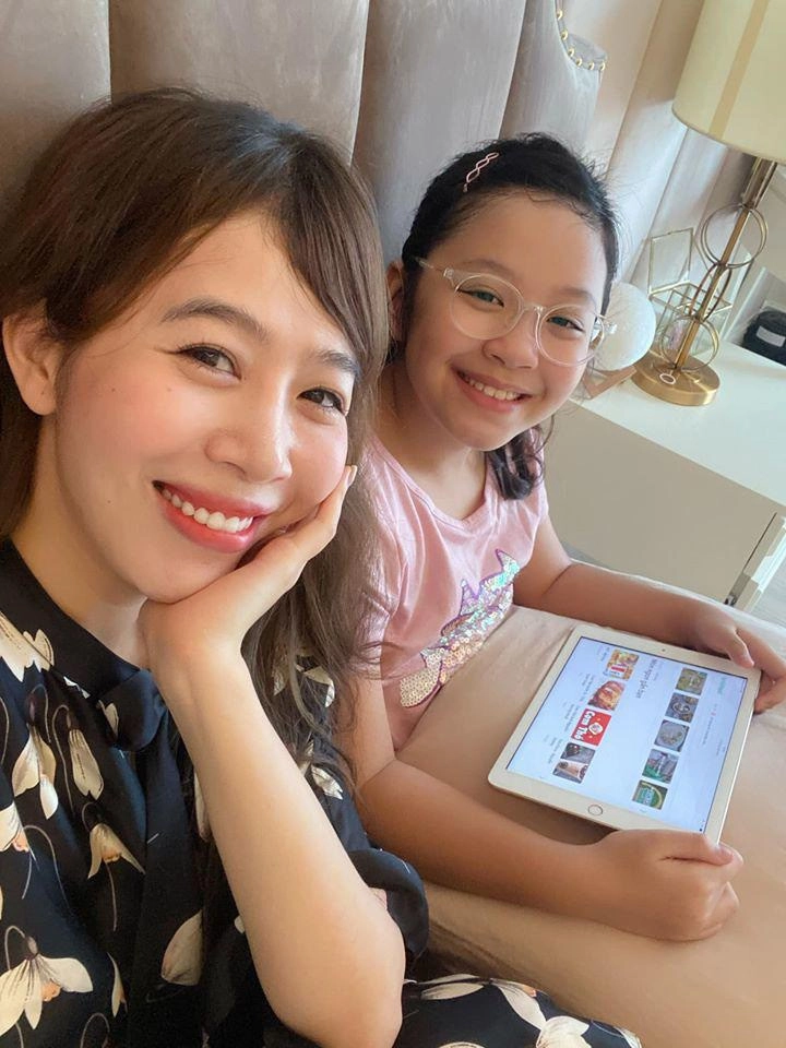 Mc diệp chi vtv ủng hộ quỹ vắc-xin 50 triệu kín tiếng đời tư nhưng có con gái giỏi xinh - 12