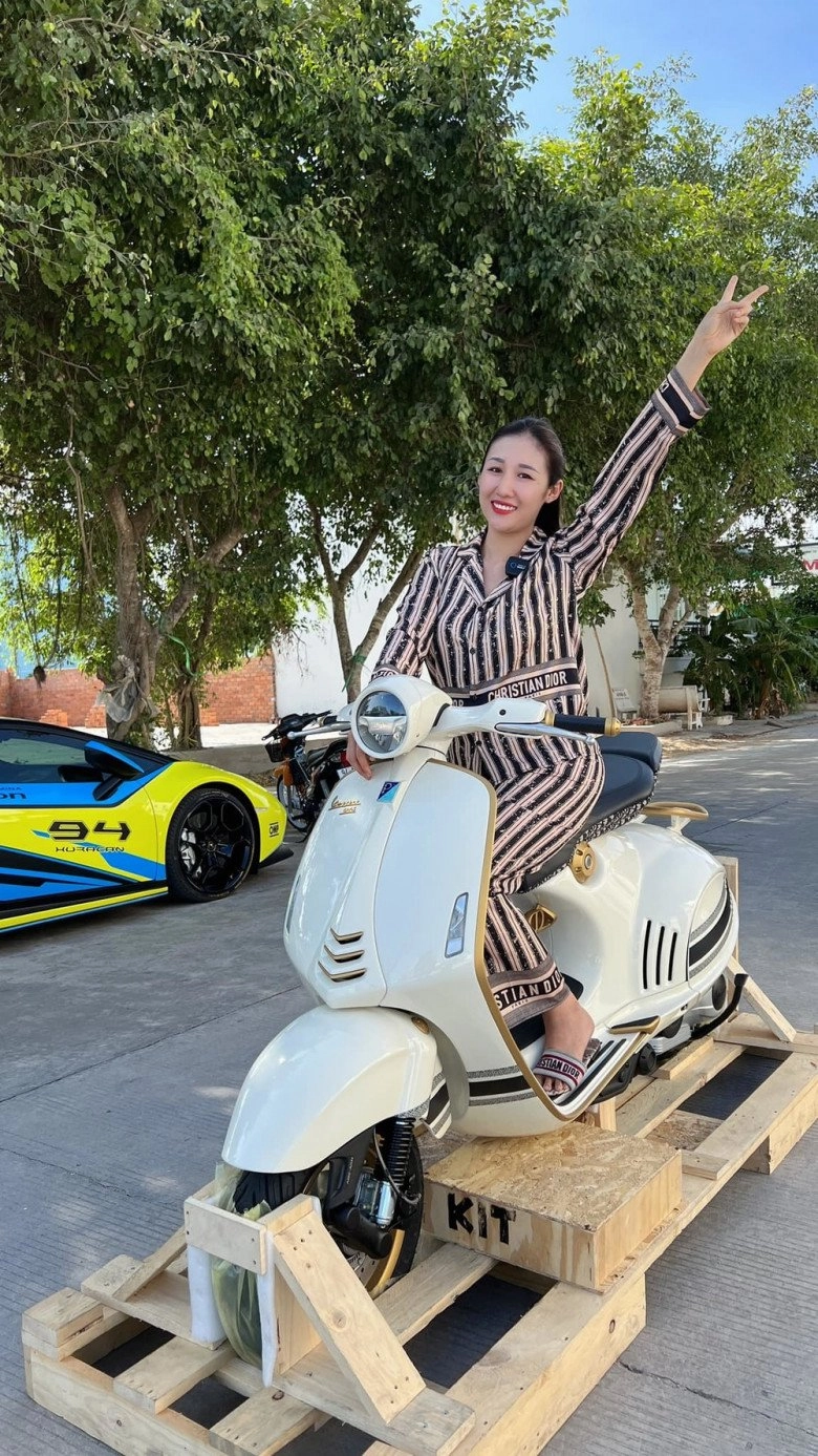Nữ ceo giả danh gái quê toàn chi tiền tỷ mua sắm hàng hiệu kim cương - 7