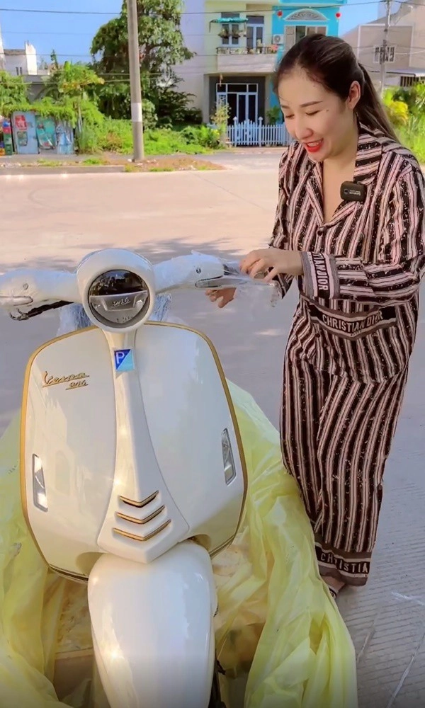 Nữ ceo giả danh gái quê toàn chi tiền tỷ mua sắm hàng hiệu kim cương - 8