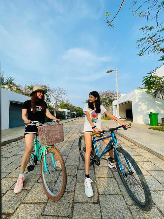 Quyền linh jennifer phạm khéo nuôi con gái mặt xinh chân dài như hoa hậu con trai soái ca 1m8 - 4