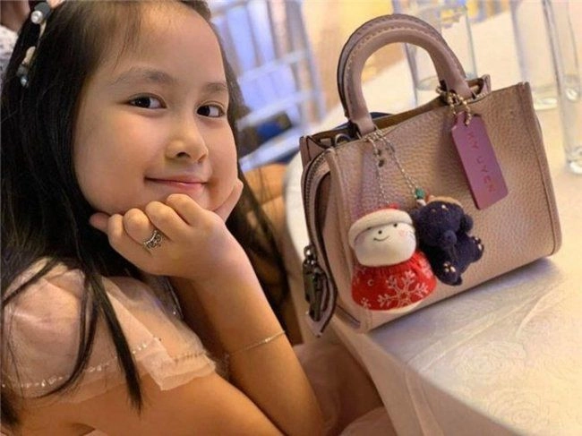 Rời thời sự 19h btv hoài anh hiếm hoi khoe gia đình con gái xinh giống mẹ hút ánh nhìn - 3