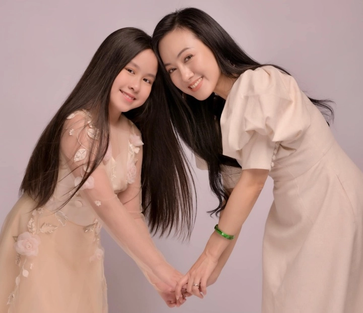 Rời thời sự 19h btv hoài anh hiếm hoi khoe gia đình con gái xinh giống mẹ hút ánh nhìn - 7