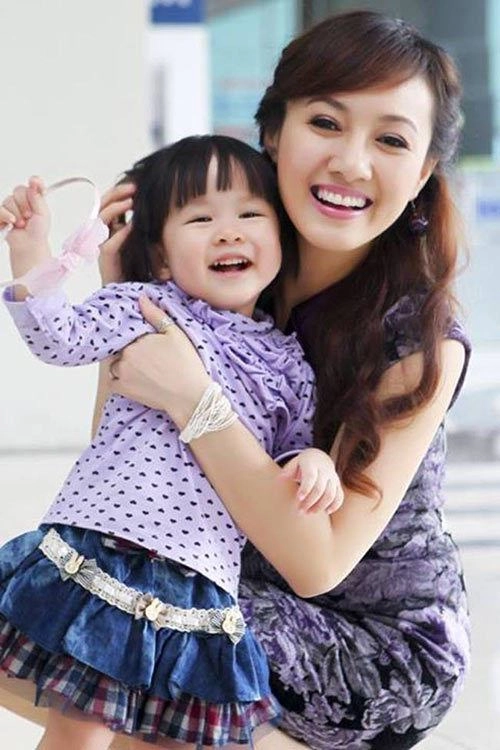 Rời thời sự 19h btv hoài anh hiếm hoi khoe gia đình con gái xinh giống mẹ hút ánh nhìn - 8