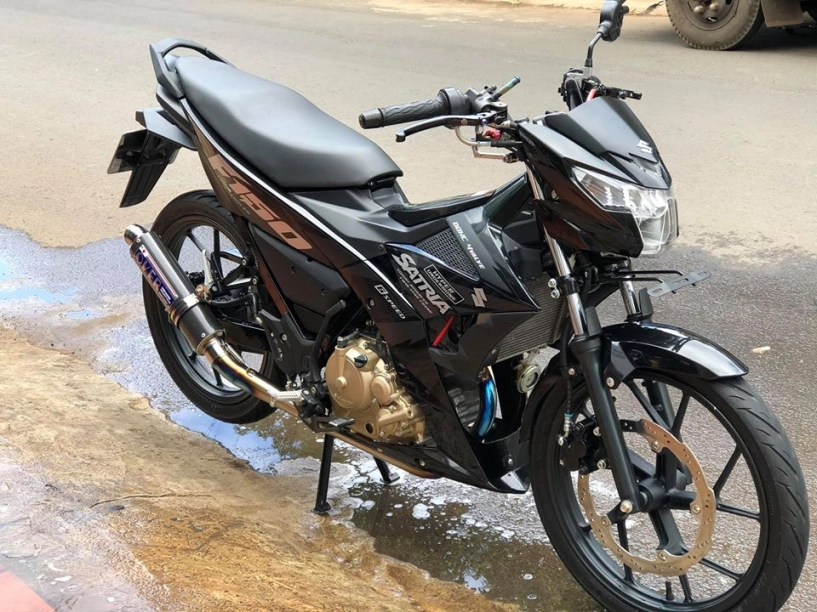 Satria 150 full black dọn đầy chất chơi với loạt trang bị hơn 40 củ - 3