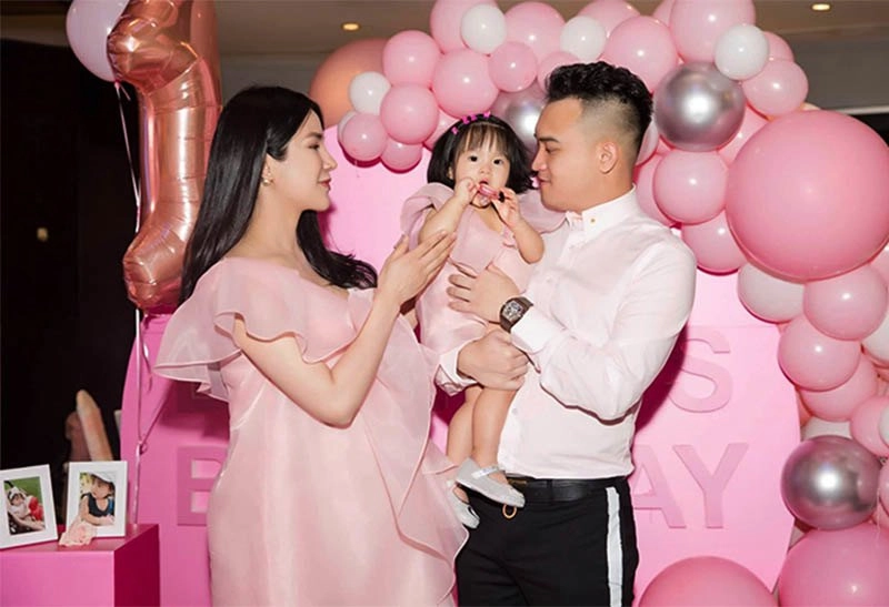 Thấy mẹ con đàm thu trang đạp xe diệp lâm anh hỏi chỗ mua thì cường đôla đáp quá chất - 17