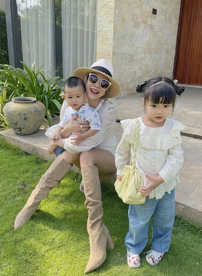 Thấy mẹ con đàm thu trang đạp xe diệp lâm anh hỏi chỗ mua thì cường đôla đáp quá chất - 18