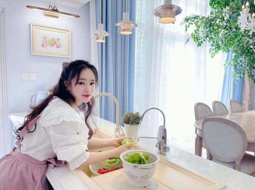 U35 3 con mặt như học sinh nghiện skincare đến mức đi đẻ cũng không quên đồ dưỡng da - 3