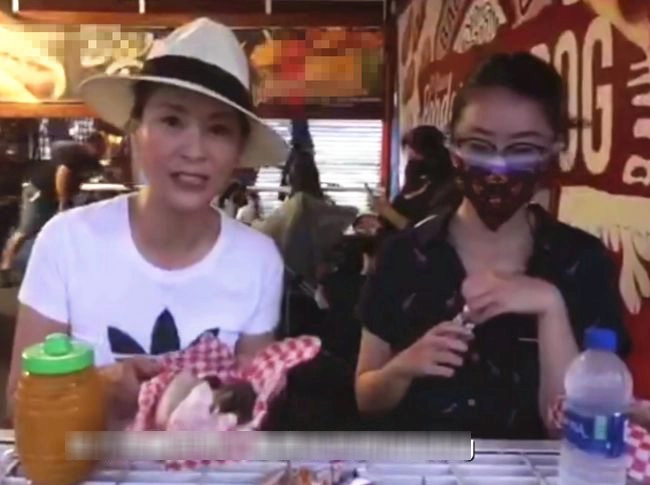 U60 quyến rũ bà hoàng phim 18 sa lưới tình trai kém 17 tuổi phải làm mẹ đơn thân - 4