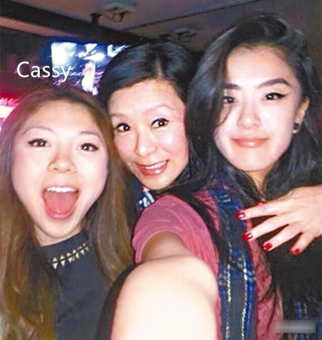 U60 quyến rũ bà hoàng phim 18 sa lưới tình trai kém 17 tuổi phải làm mẹ đơn thân - 5