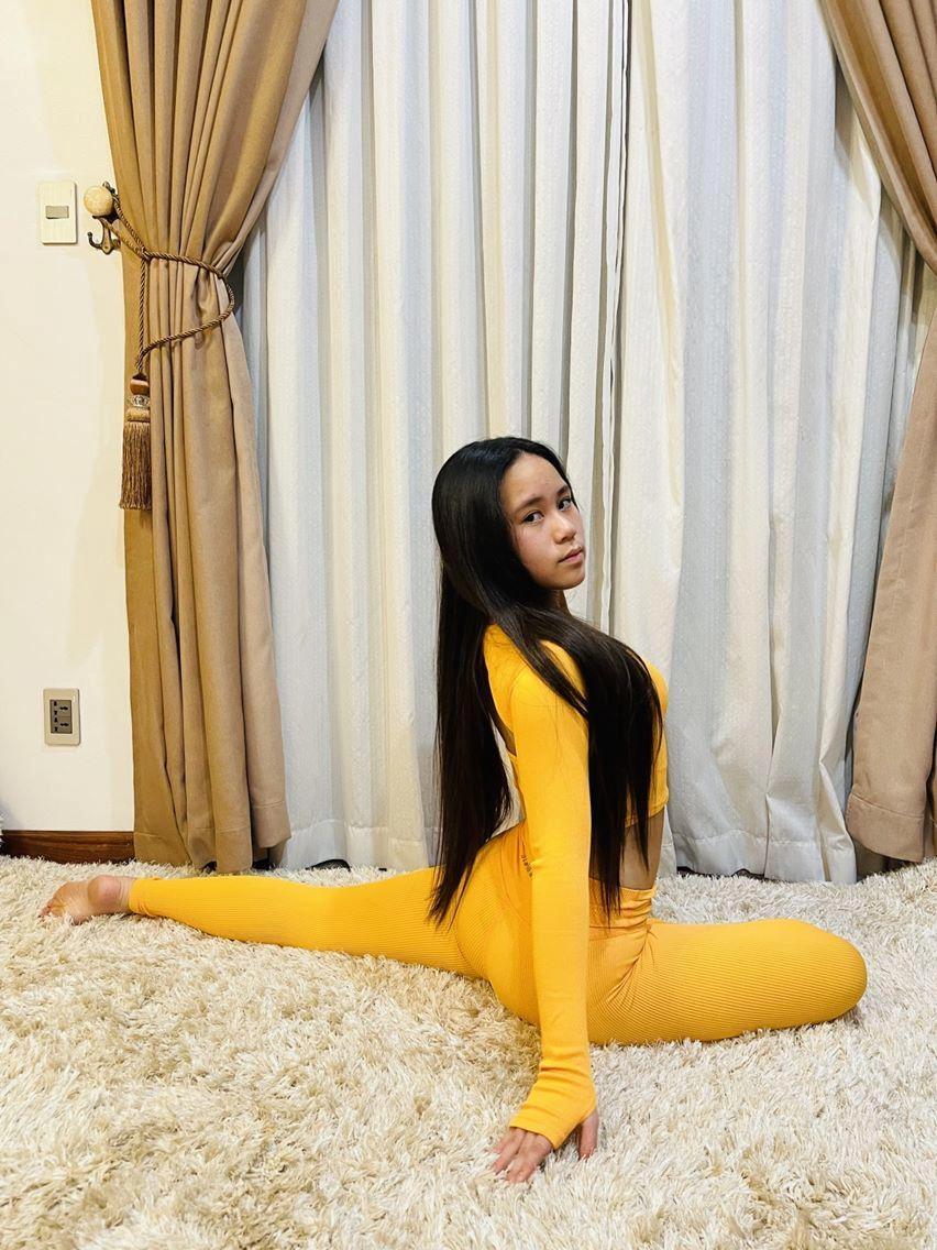 1 năm trổ giò cao hơn 10cm nhóc tì từng xin chụp cùng khánh vân giờ sắp thi hoa hậu - 9