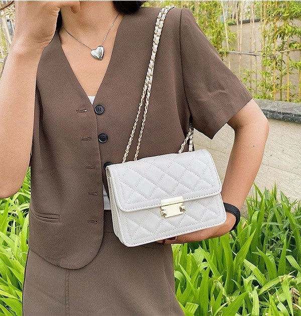 10 món đồ giúp định hình phong cách thời trang sành điệu chị em nào chưa có nên sắm ngay - 9