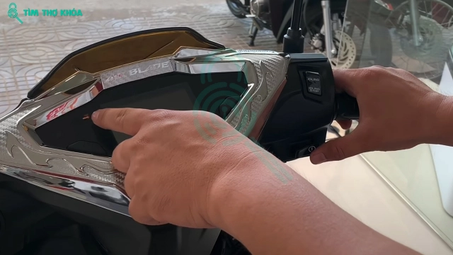 2 cách khởi động xe máy sử dụng id smartkey khi mất remote điều khiển - 1