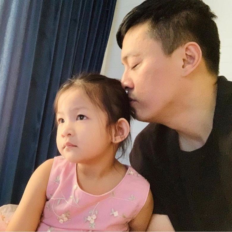 2 con của lam trường con trai 16 tuổi cao vượt mẹ con gái xinh như công chúa cả hai đều giống bố - 6