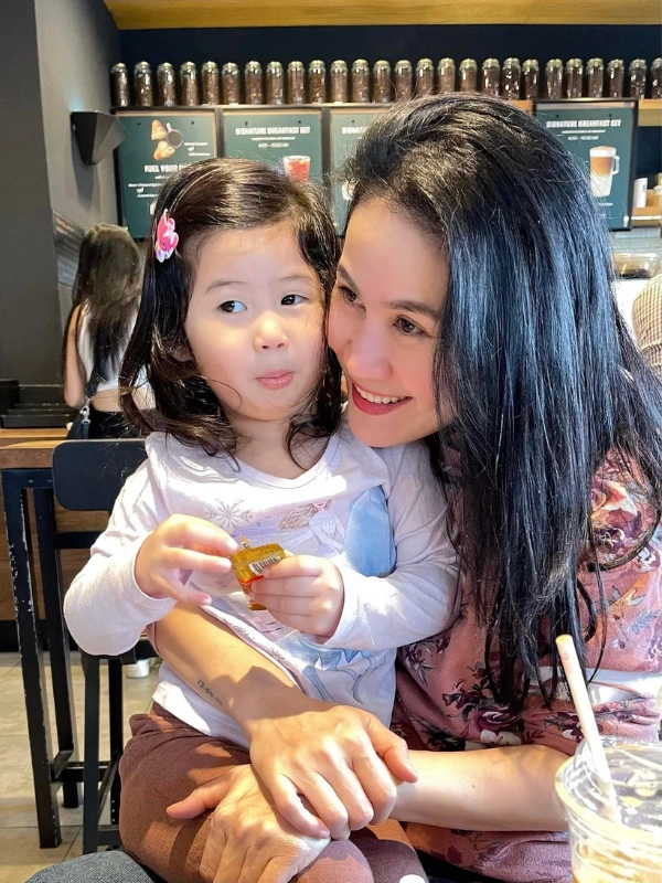 2 heo vàng của thanh thúy thân thúy hà đặc biệt nhất showbiz việt giờ bé nào cũng đáng yêu - 11