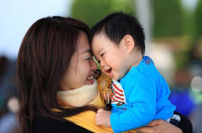 2 kiểu người mẹ này ảnh hưởng xấu tới con cái khiến trẻ nhút nhát và kém cỏi - 2