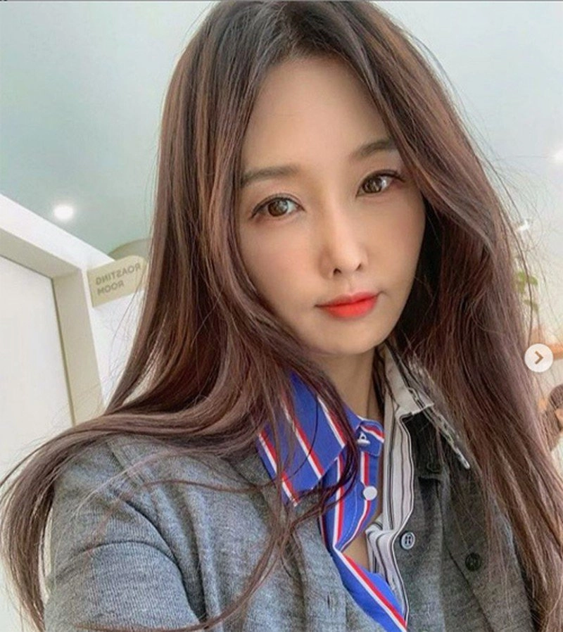 3 cặp mẹ và con gái trẻ đẹp ngang nhau nghìn người đoán sai ai là mẹ ai là con - 4