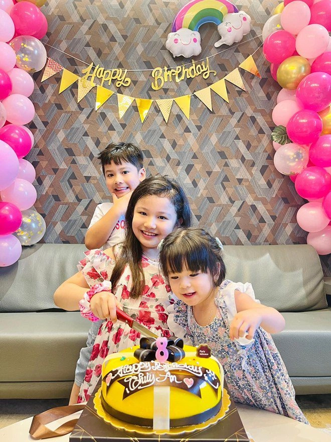 3 con jennifer phạm khiến ai nấy trầm trồ nhất là con gái lớn xinh chụp ảnh điệu như hotgirl - 1