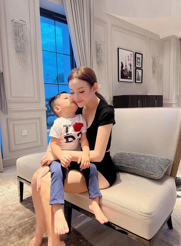 3 hotgirl đời đầuhà thành đều đã làm mẹ người cuối có con lai tây xinh như thiên thần - 4