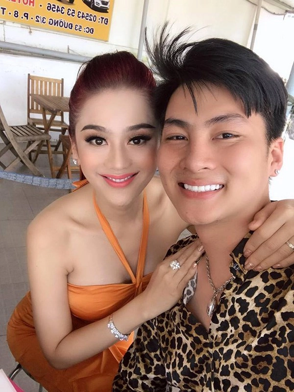 3 năm trước lâm khánh chi sang thái nhận con từ người đẻ hộ giờ cậu bé đẹp như hàn - 6