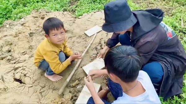 4 con lý hải sau 2 tháng lên núi chuẩn con nhà nông ai nghĩ con đại gia nứt vách - 10
