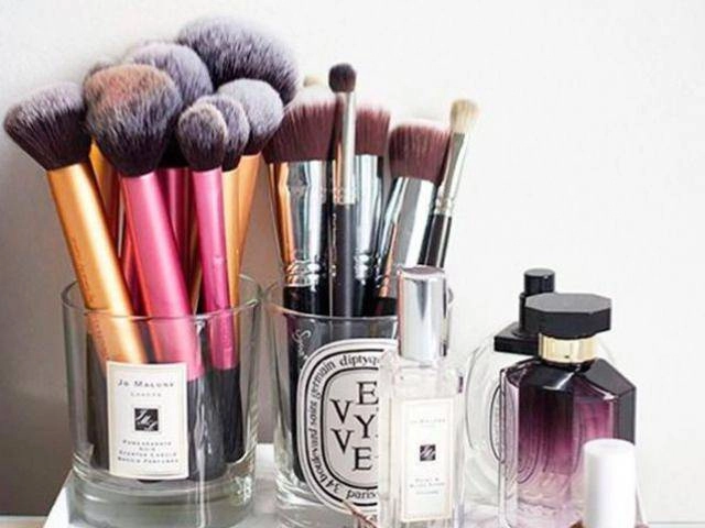 4 mẹo trang điểm với bàn chải để nàng xúng xính du lịch mà chẳng lích kích đồ đạc - 1