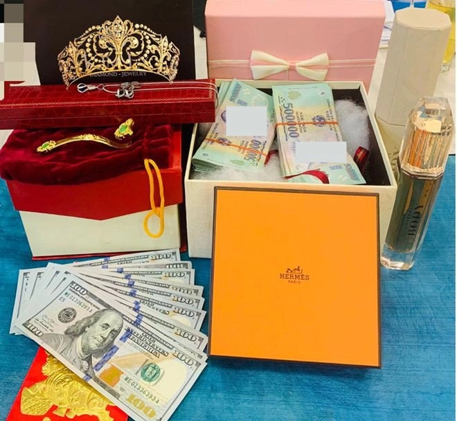 4 năm sau ly hôn phi thanh vân và con trai sống ngập trong tiền vàng đàn ông tặng - 3