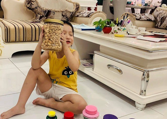 4 năm sau ly hôn phi thanh vân và con trai sống ngập trong tiền vàng đàn ông tặng - 8