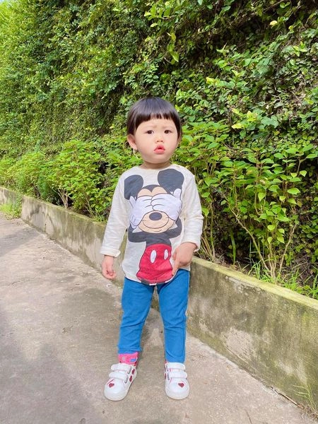 40 tuổi chưa kết hôn quang vinh có con gái 3 tuổi xinh như búp bê - 11