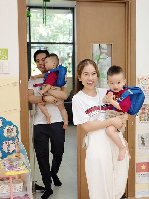 40 tuổi mới có con dương khắc linh tậu xế hộp hơn 1 tỷ đồng chuyênchở con đi học mẫu giáo - 6