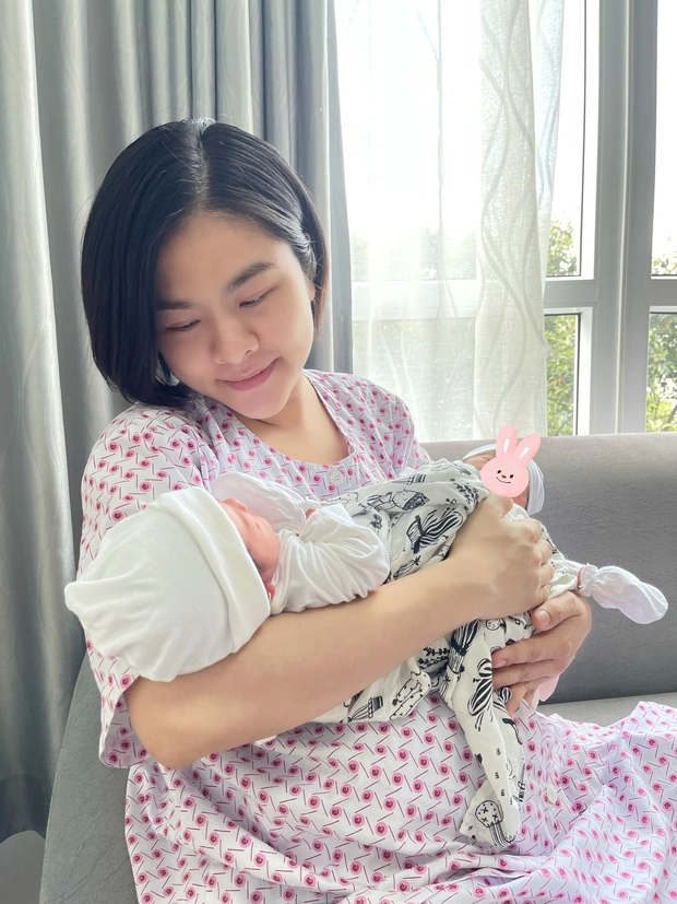 5 em bé trâu vàng nhà sao việt vừa chào đời nửa cuối năm 2021 đã gây chú ý - 1