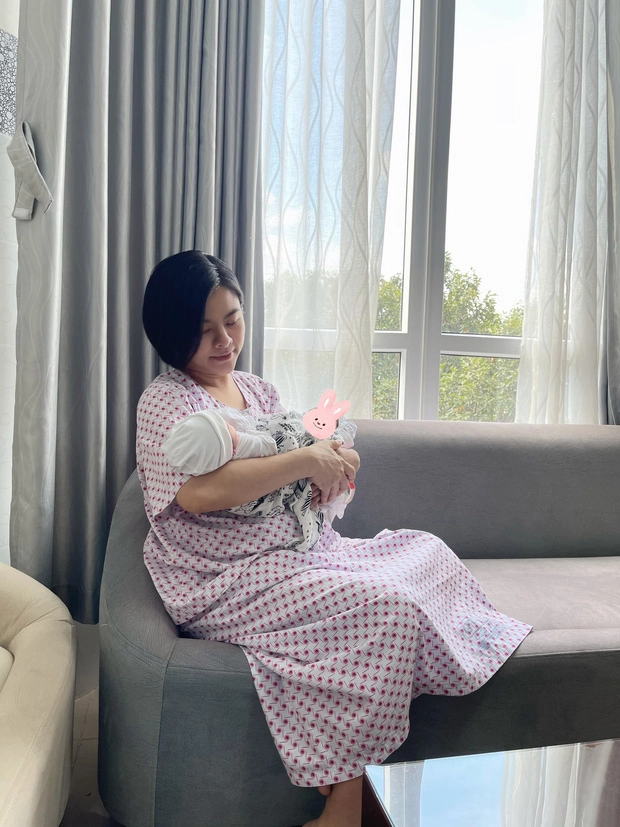 5 em bé trâu vàng nhà sao việt vừa chào đời nửa cuối năm 2021 đã gây chú ý - 3