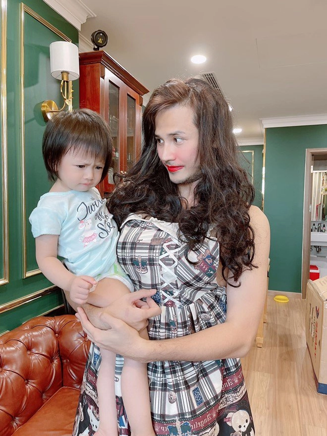 5 ông bố bỉm sữa showbiz việt chăm con quá bá đạo các bé không một tiếng khóc - 15