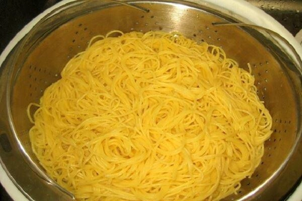 6 cách làm mì ý spaghetti sốt kem bò bằm phô mai ngon đúng điệu - 7