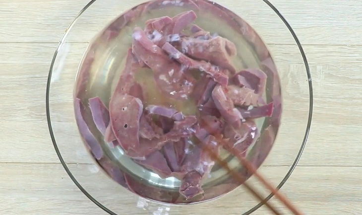 6 cách nấu cháo gan heo cho bé bổ sung dinh dưỡng khiến bé thích mê - 2