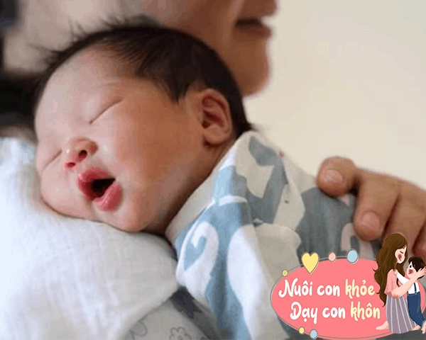 6 sai lầm dễ mắc của mẹ khiến trẻ sơ sinh rất sợ - 4