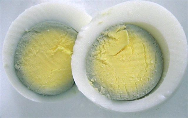 6 sai lầm khiến trứng luộc nứt vỡ mất chất lại khó bóc vỏ - 3