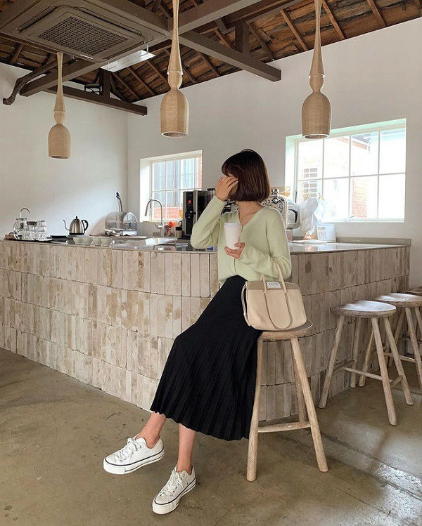 7 cách diện chân váy đen giúp nàng công sở ghi điểm thanh lịch sành điệu ngoài sức tưởng tượng - 5