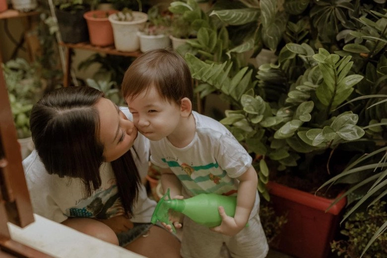 9x việt nặng 38kg lấy chồng tây cao gần 1m9 ở nhà nuôi con nổi tiếng triệu người theo dõi - 11