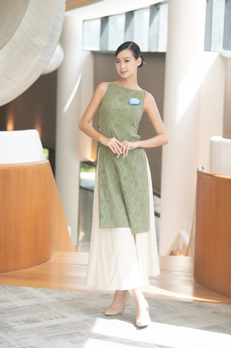 Á hậu cao nhất việt nam diện áo dài xuyên thấu tinh tế đọ sắc mỹ nhân quốc tế - 7